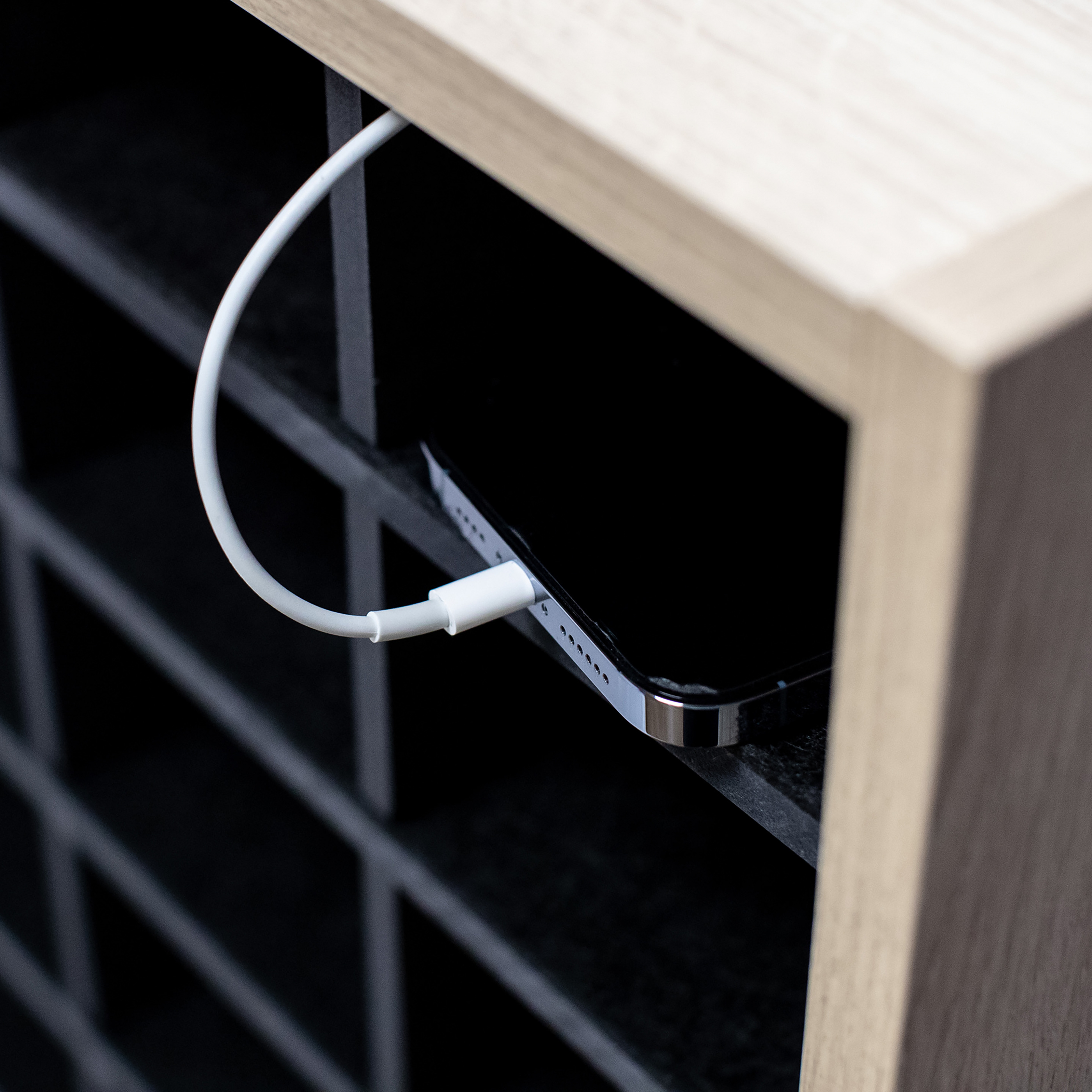 Mobile phone locker MBG 32 with charging, combination lock